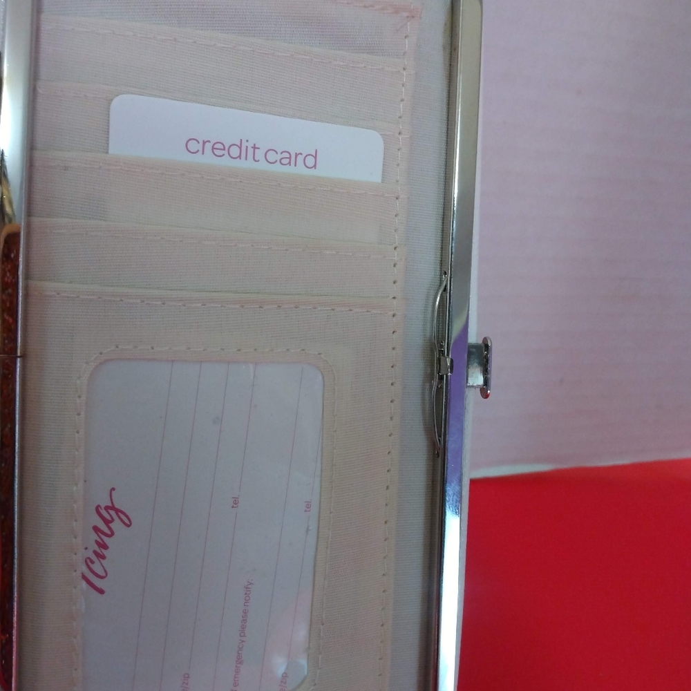 Icing Beach Wallet - Picture 6 of 9